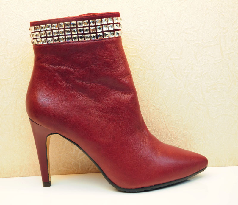 欧嘉牛皮尖头细高跟水钻短靴hd0699918e