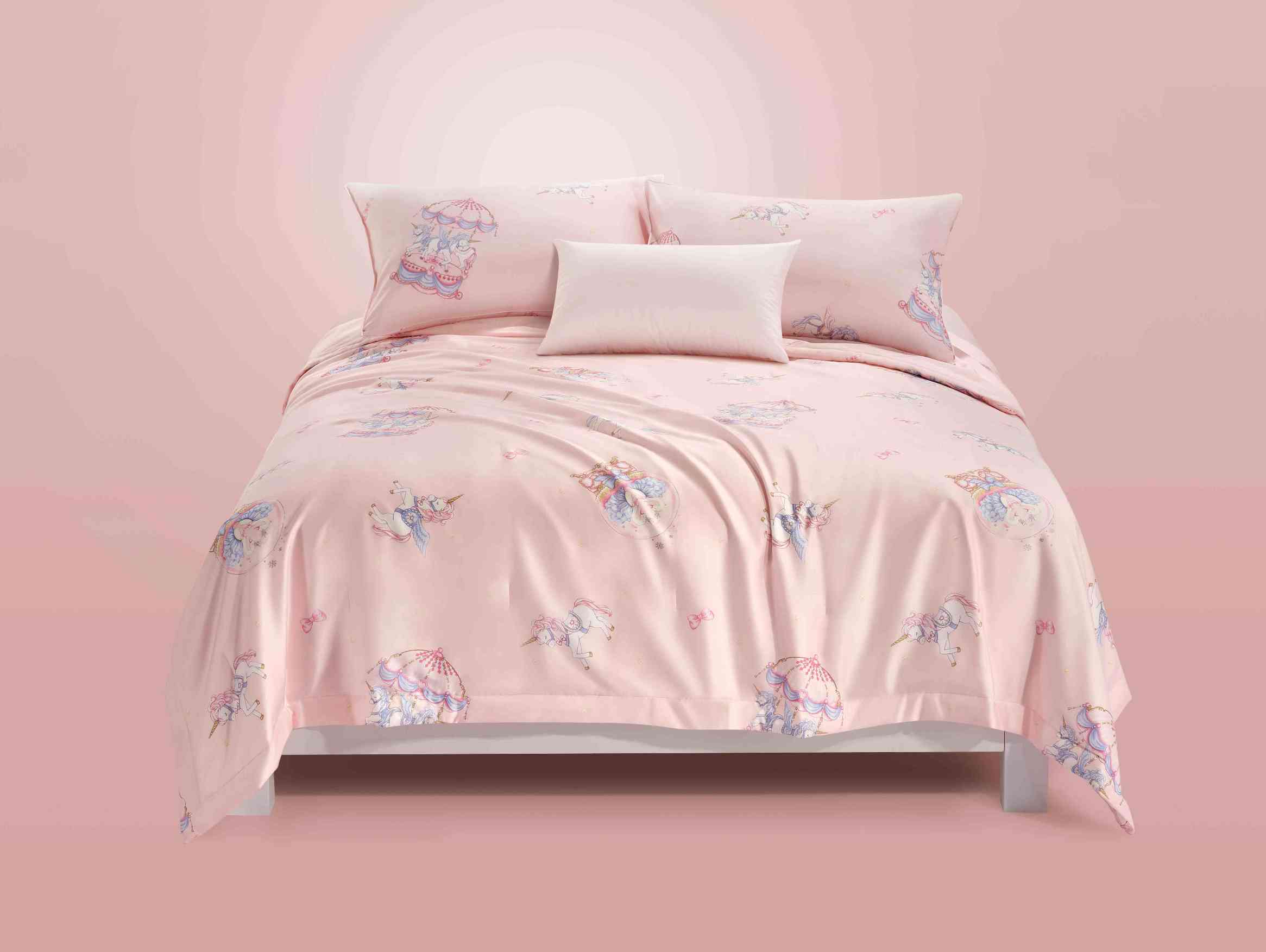 天丝棉水洗纯桑蚕丝夏被:旋转小木马武商网,儿童床品,天丝棉水洗纯桑蚕丝夏被:旋转小木马报价